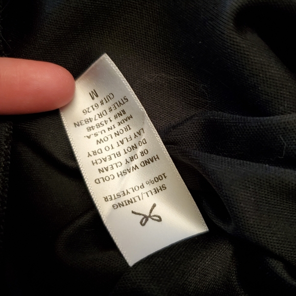 Everly Size Medium Floral Black Shift Dress - Picture 7 of 7